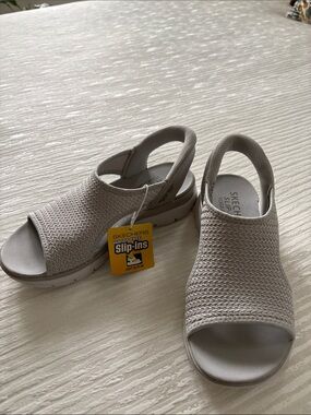 Skechers Women's Light Gray Slip-On Open Toe Knit Sandals